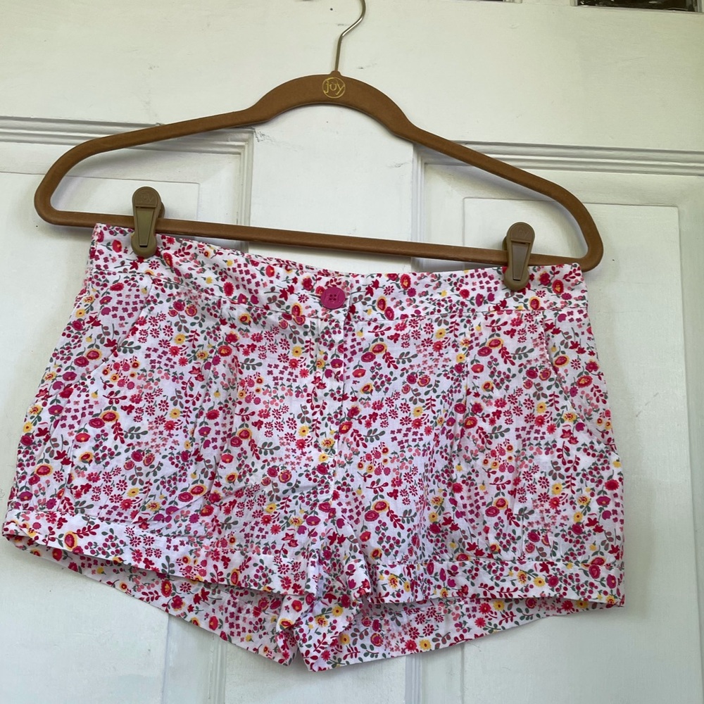 NWT floral shorts 🌺🌼🌷🌸